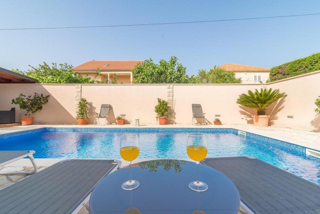 Apartments Villa Odesa With Shared Pool Zadar Exterior foto
