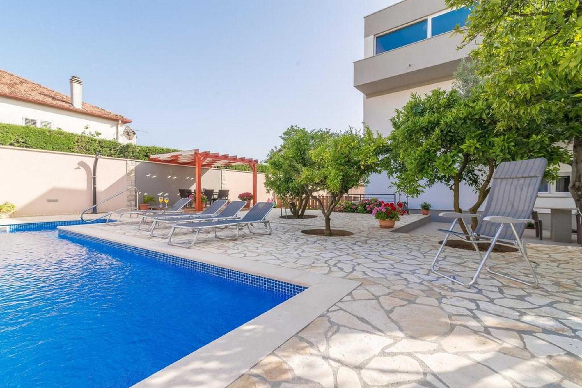 Apartments Villa Odesa With Shared Pool Zadar Quarto foto